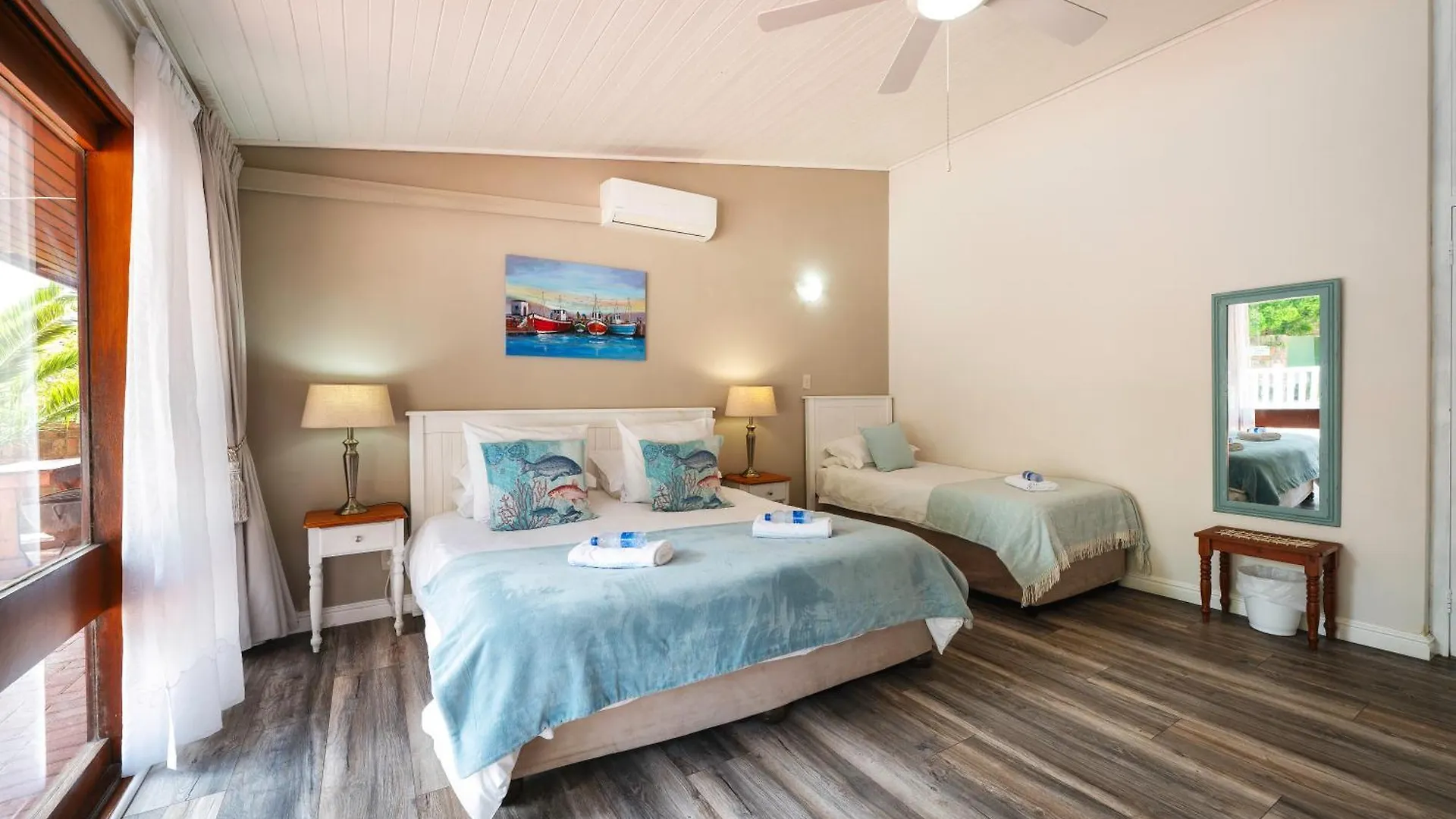 Admirals Lodge Guest House And Brightways Self Catering Apartments Port Elizabeth 3*,
