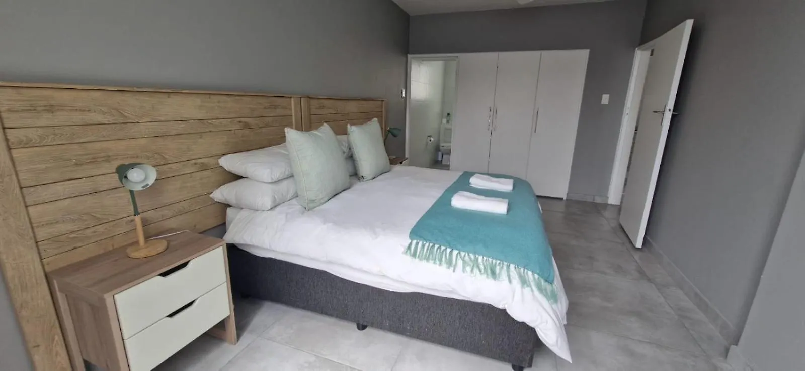 Admirals Lodge Guest House And Brightways Self Catering Apartments Port Elizabeth