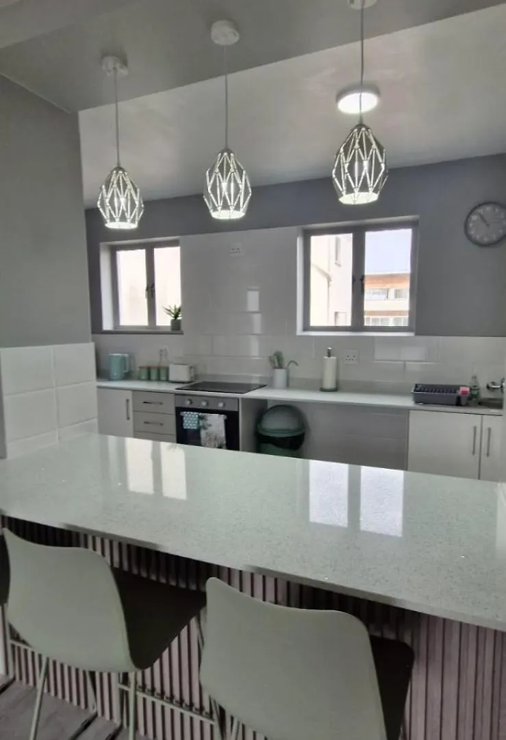 Admirals Lodge Guest House And Brightways Self Catering Apartments Port Elizabeth