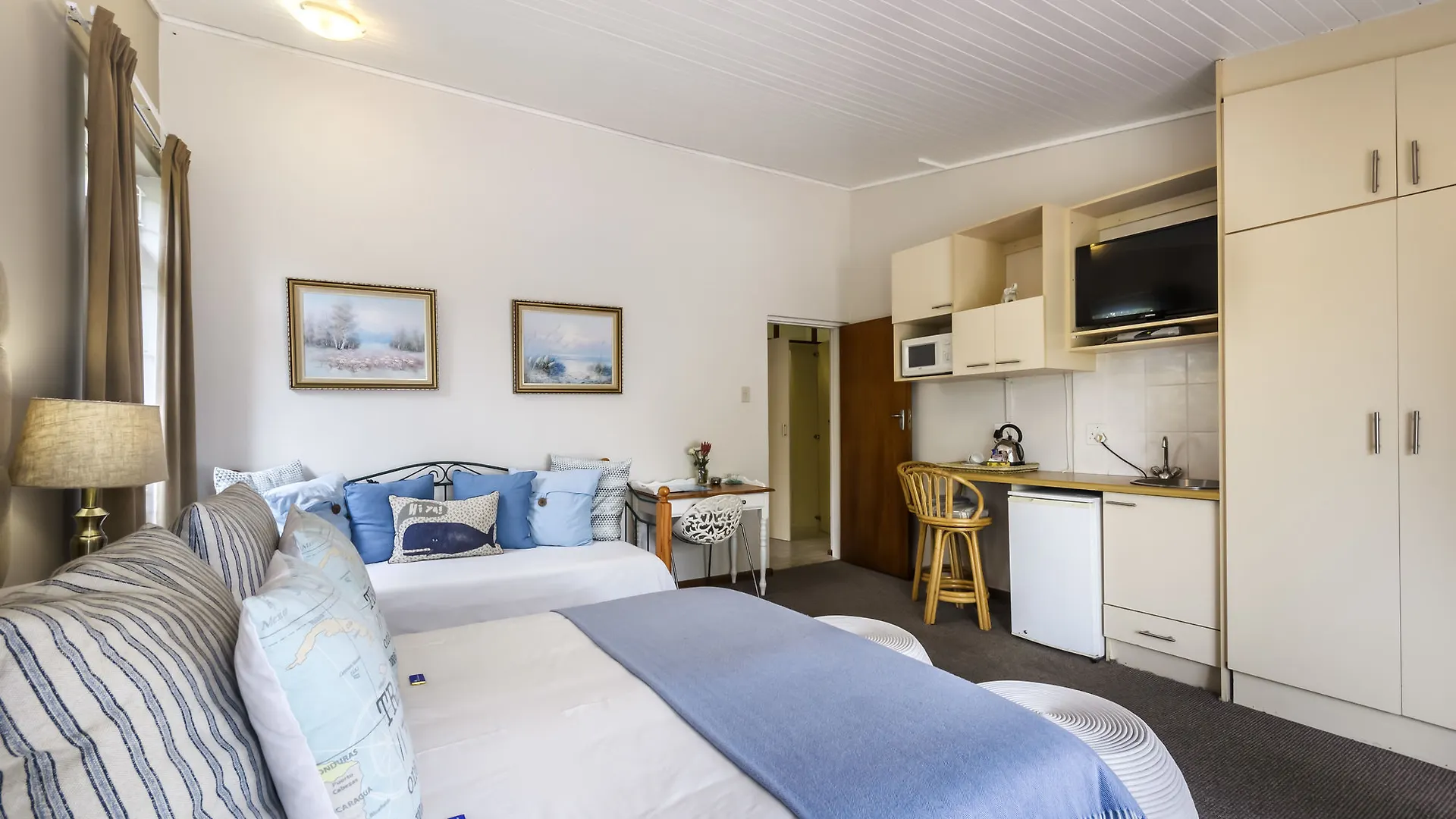Admirals Lodge Guest House And Brightways Self Catering Apartments Port Elizabeth South Africa