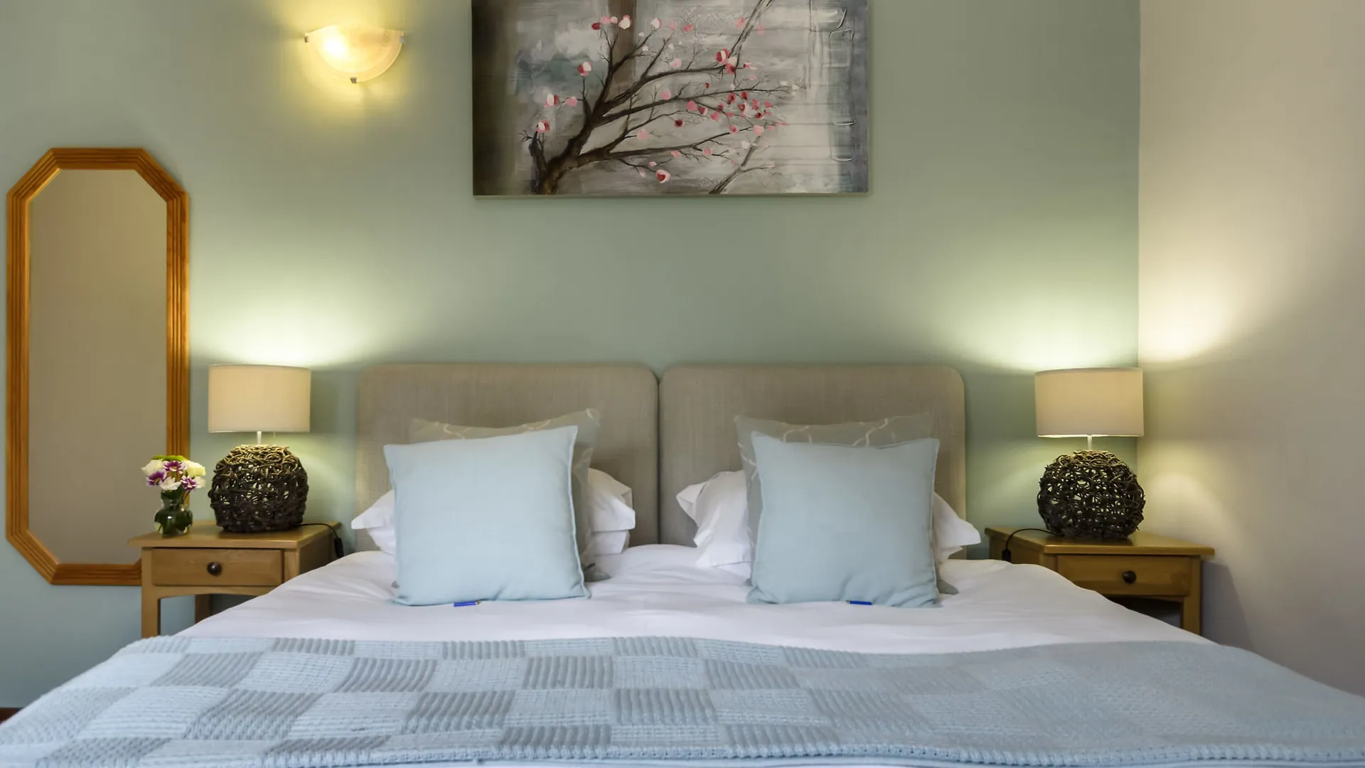 Admirals Lodge Guest House And Brightways Self Catering Apartments Port Elizabeth 3*,  South Africa